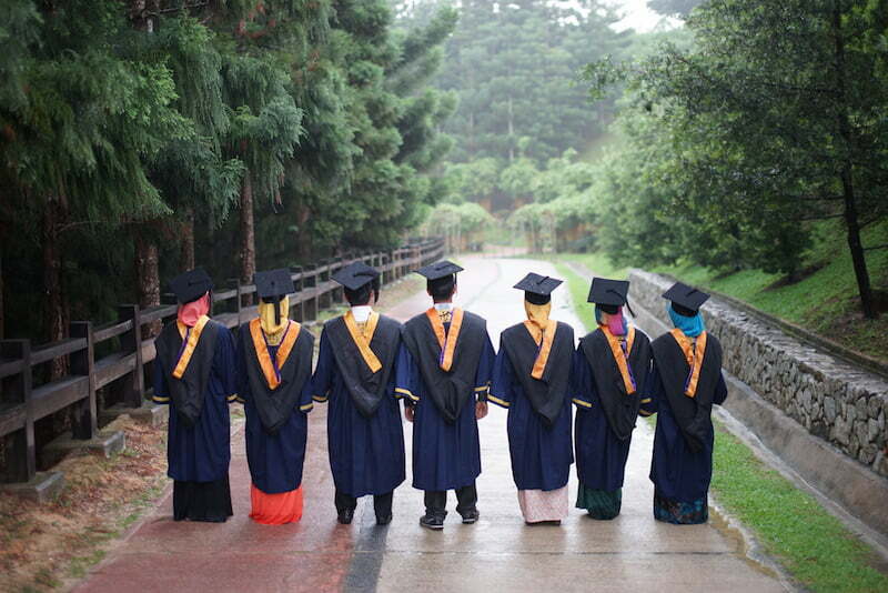 Lepasan graduan juga boleh melabur